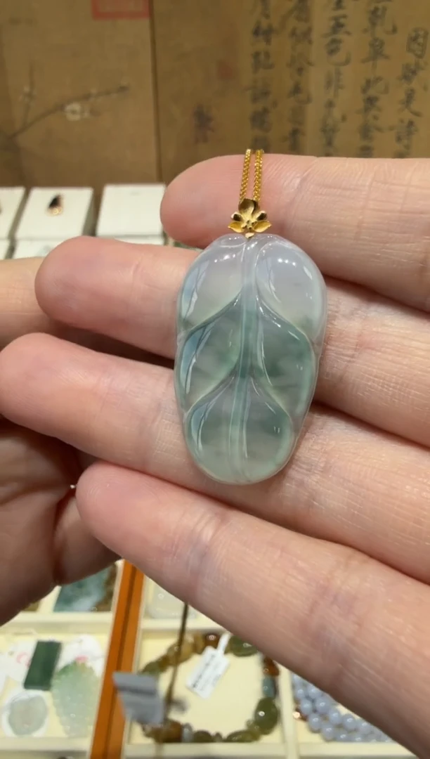 18K金镶嵌挂件翡翠A货翡翠多样性孤品