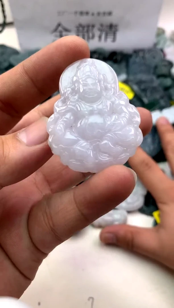 翡翠未镶嵌颈饰财神爷