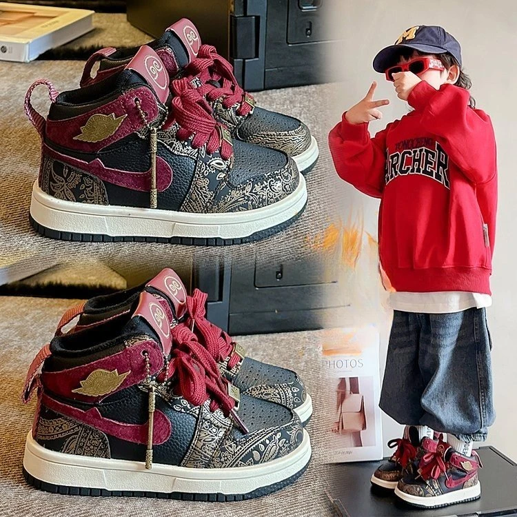 小黄鸭炸街黑神话悟空男童高帮运动鞋子2025大儿童低帮单鞋板鞋