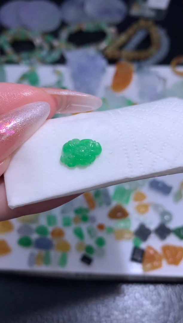 未镶嵌定制翡翠莲花