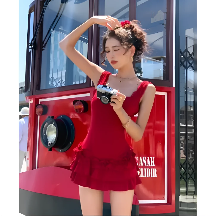 2025新款女士夏季纯欲风气质时髦小众U领无袖修身显瘦蛋糕连衣裙