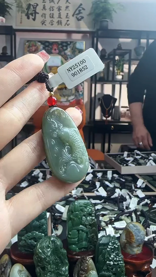 颈饰未镶嵌和田玉1852