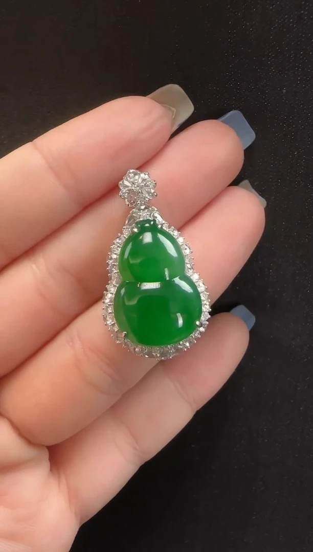 套链18K金镶嵌翡翠056葫芦一个