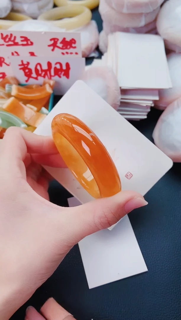 【闪购商品】石英质玉手镯未镶嵌M118-54-55