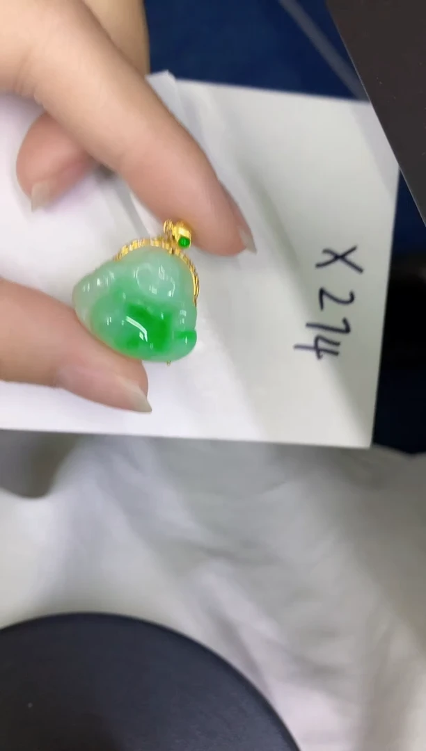 颈饰18K金镶嵌翡翠?***?缅甸天然翡翠A货