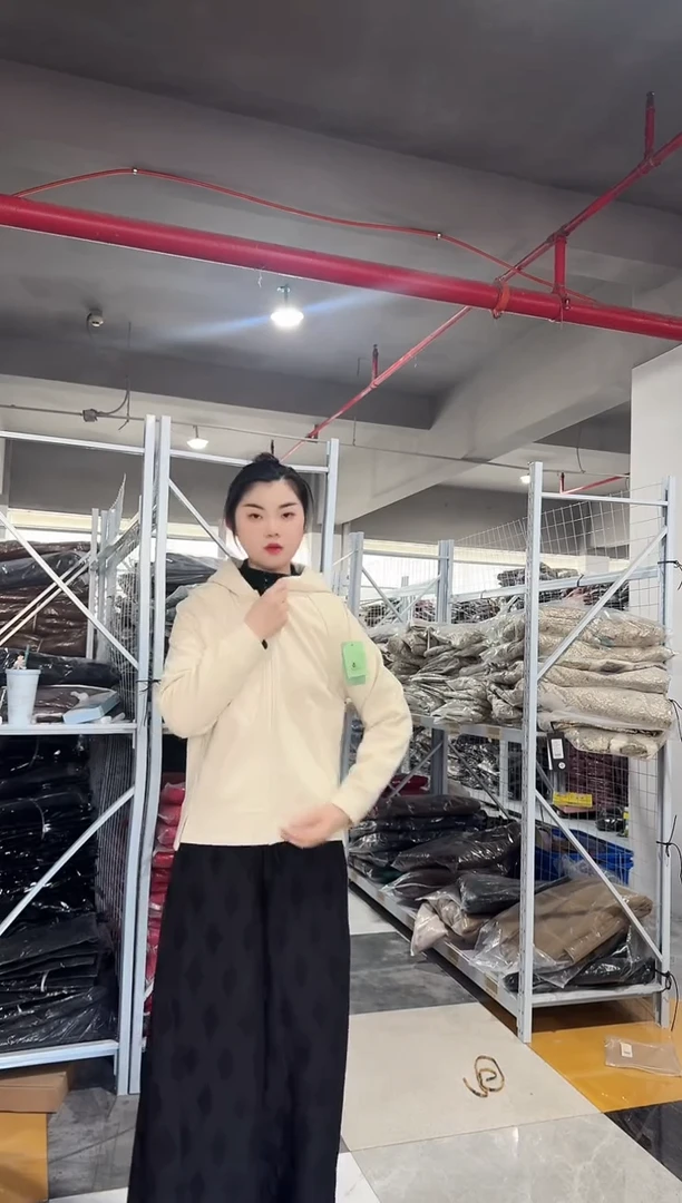 森比 加绒外套 杏色120斤