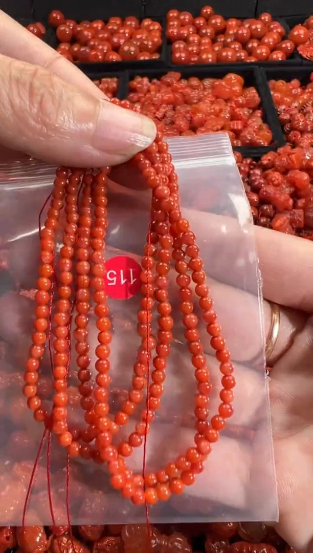 颈饰未镶嵌南红玛瑙1