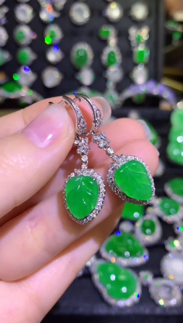 【闪购商品】翡翠耳饰18K金镶嵌高冰满绿正阳绿金枝玉叶耳坠