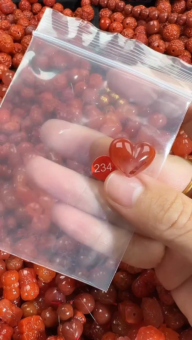 颈饰未镶嵌南红玛瑙1