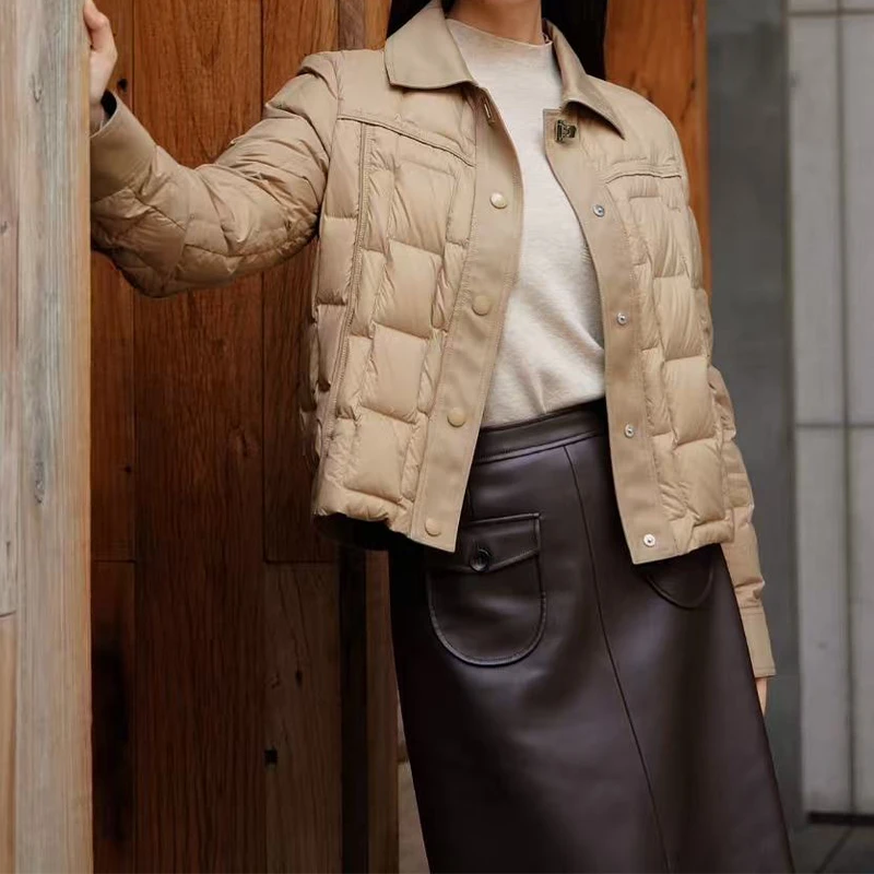 休闲风修身型优等品薄款短款纯色法式常规女羽绒服SZ438435