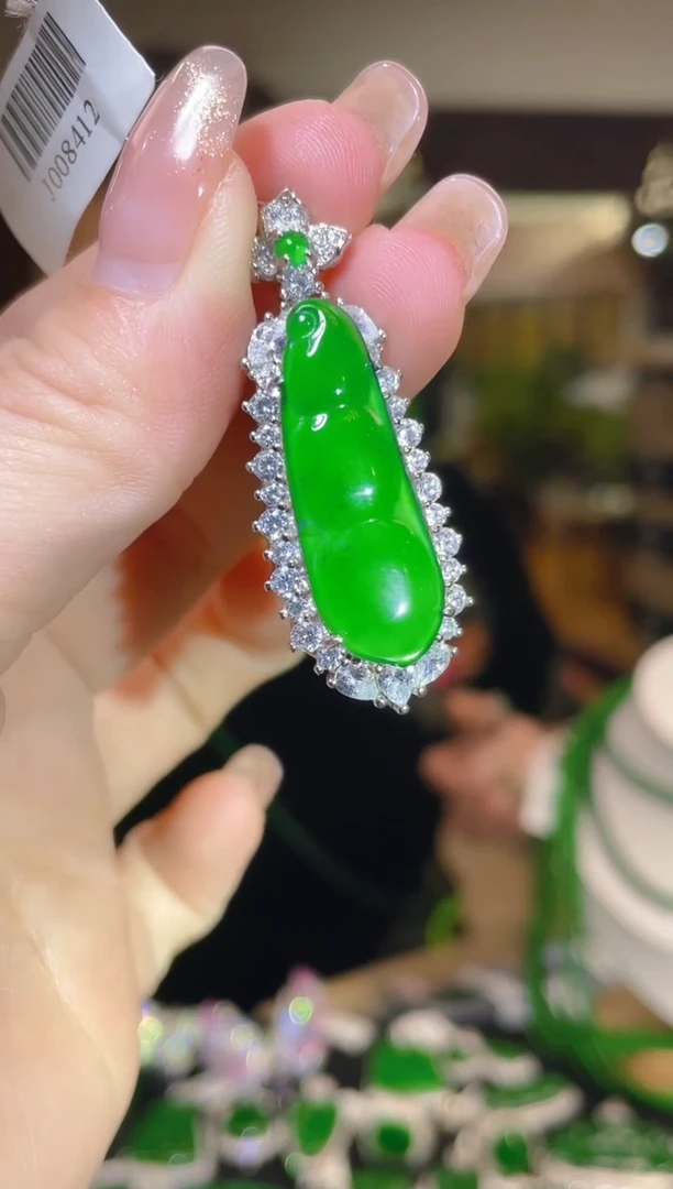 【闪购商品】翡翠吊坠(不含链)未镶嵌多样性发其一