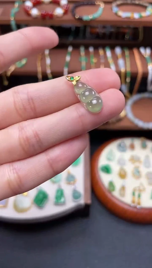 【闪购商品】翡翠吊坠(不含链)18K金镶嵌一个  JK710