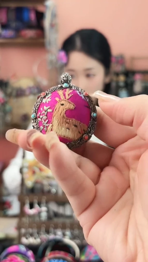 织绣艺枝独绣手工饰品121