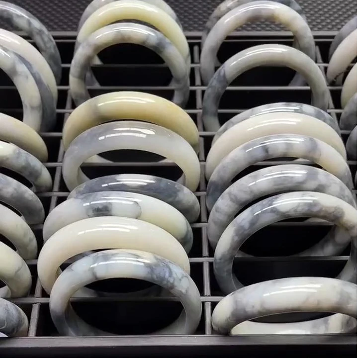 【老郑家】和田玉手镯一支 (多样性发1件)