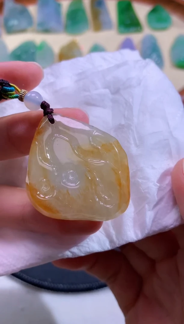 颈饰未镶嵌翡翠