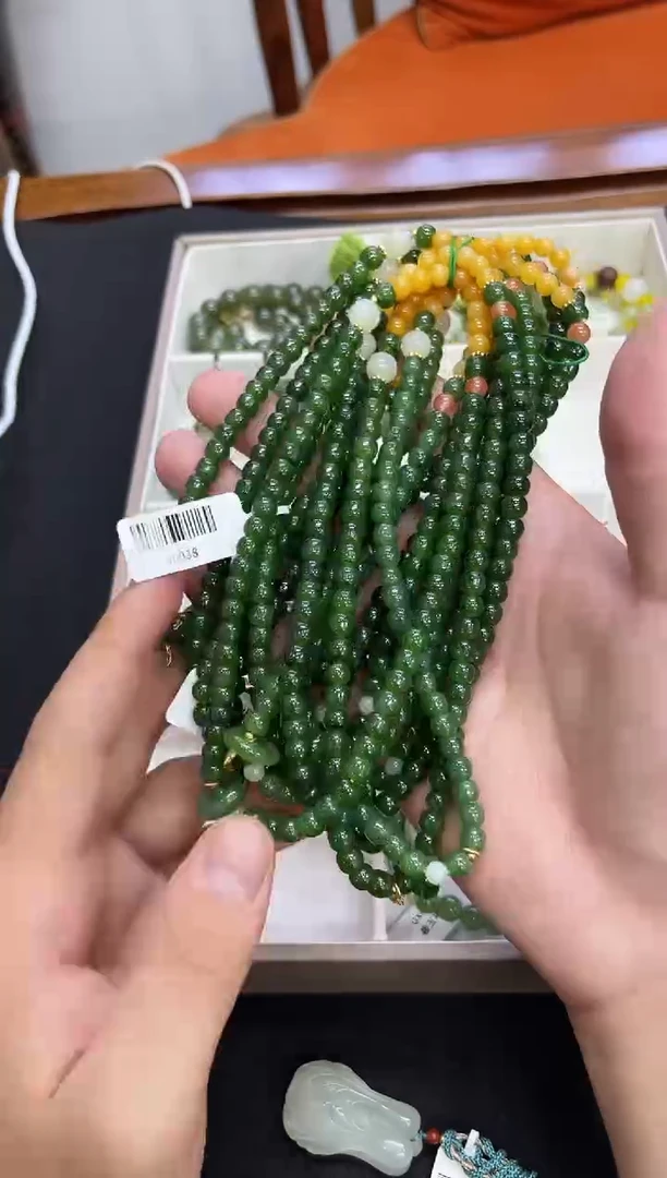 颈饰未镶嵌和田玉小艾多样性发货拍一发一