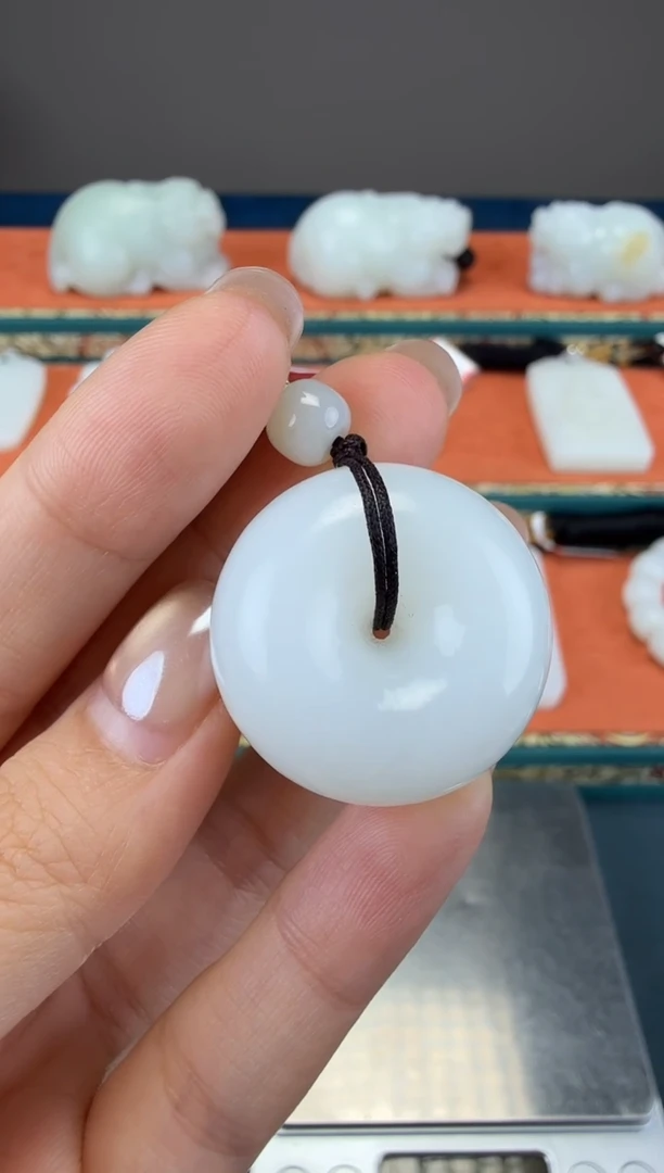 颈饰未镶嵌和田玉1