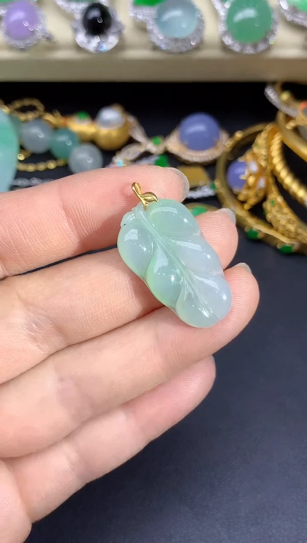 颈饰18K金镶嵌翡翠10-雪姐翡翠天天见