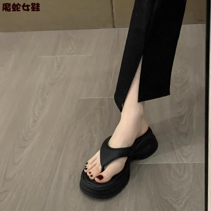 【万达撤柜】人字拖鞋女防滑爆款新款厚底外穿海边鞋子黑色凉鞋夹脚