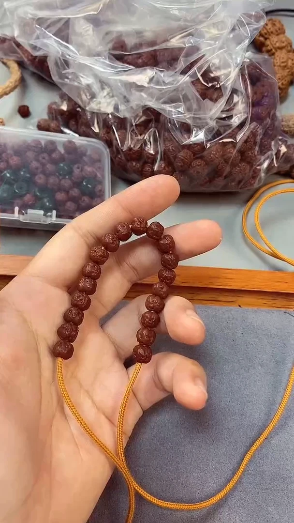 吊坠金刚菩提亮*51.1111111111