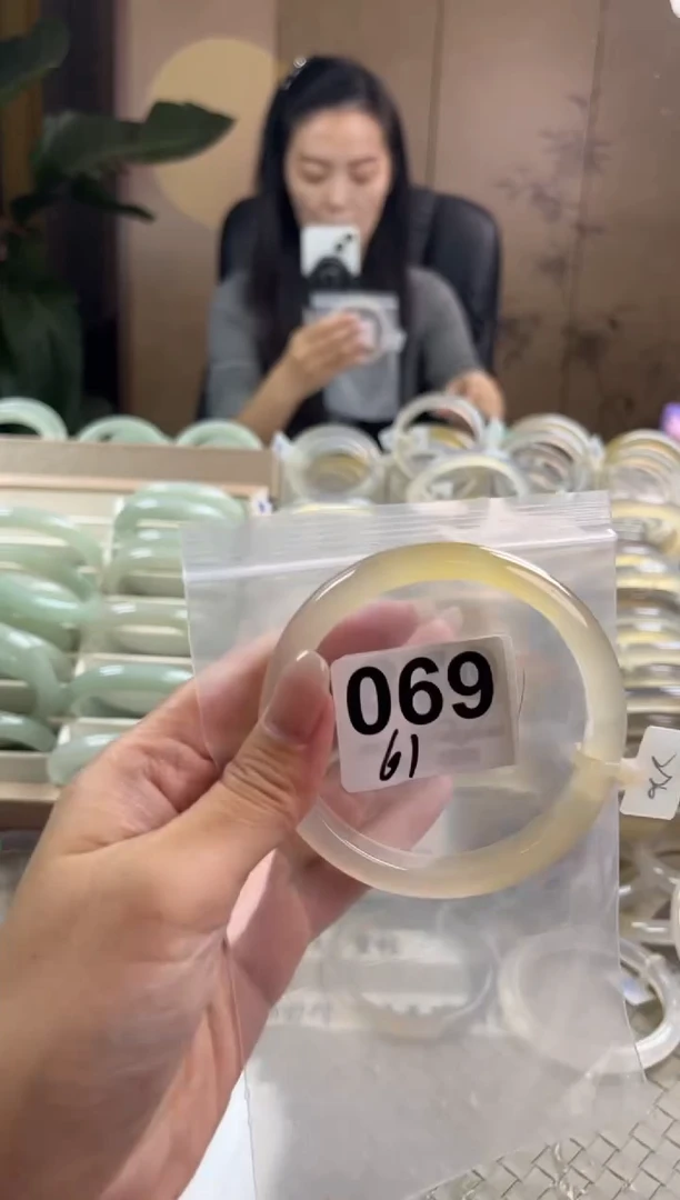 手镯玛瑙/玉髓未镶嵌069