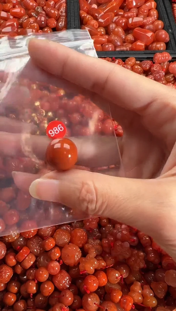 【闪购商品】南红玛瑙颈饰未镶嵌1