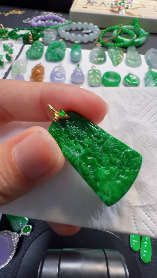 吊坠(不含链)18K金镶嵌翡翠1280