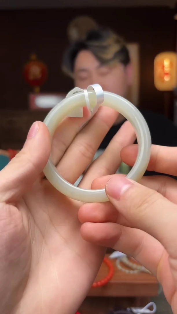 未镶嵌和田玉把件ff52-手镯 57mm 有点结构