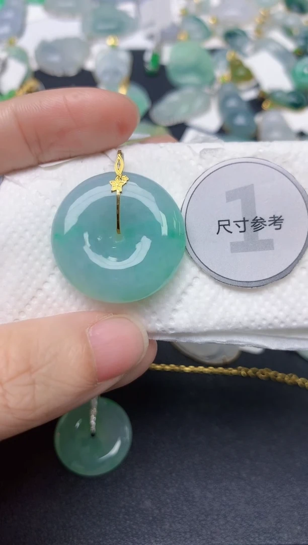 颈饰18K金镶嵌翡翠天然缅甸A货翡翠