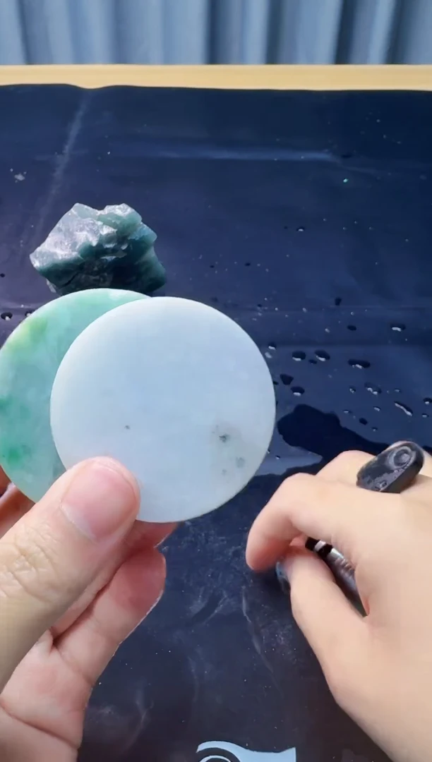 翡翠未镶嵌颈饰045天然缅甸A货翡翠