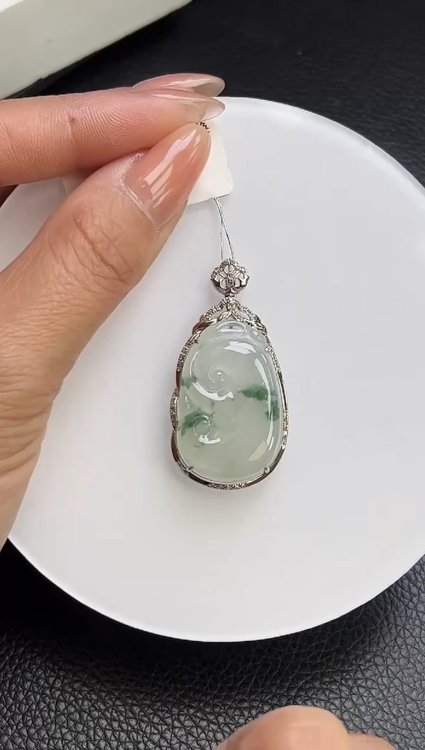 【闪购商品】翡翠颈饰18K金镶嵌YM687-9 如意