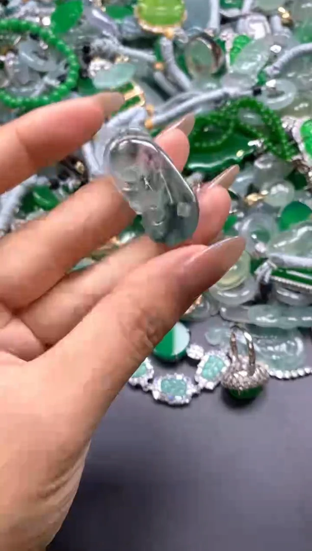 颈饰未镶嵌翡翠(配扣头多样性发其一）28
