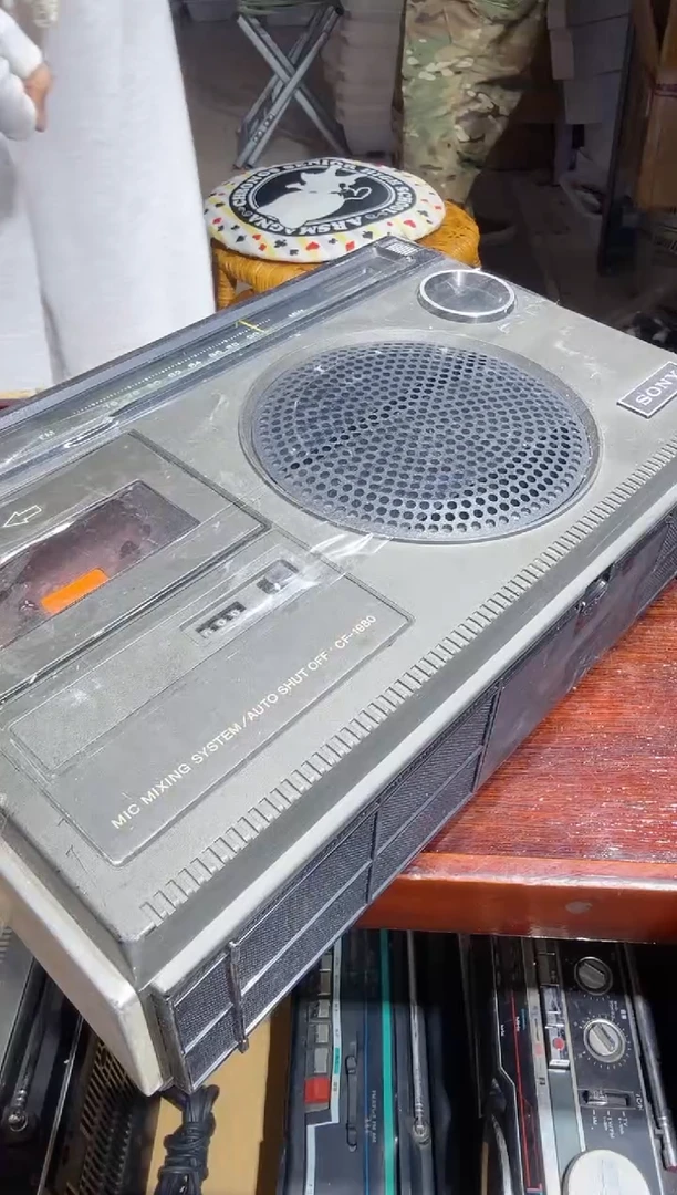 8新兔****褪   583中古商品，瑕疵品，不保好坏。