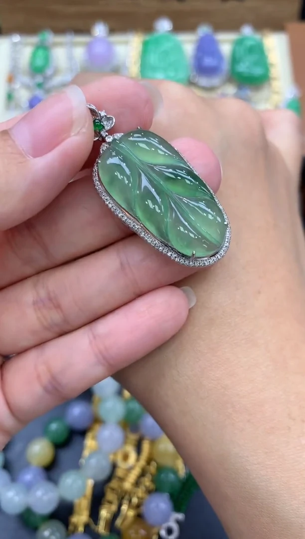 翡翠18K金镶嵌颈饰394-中国好珍宝