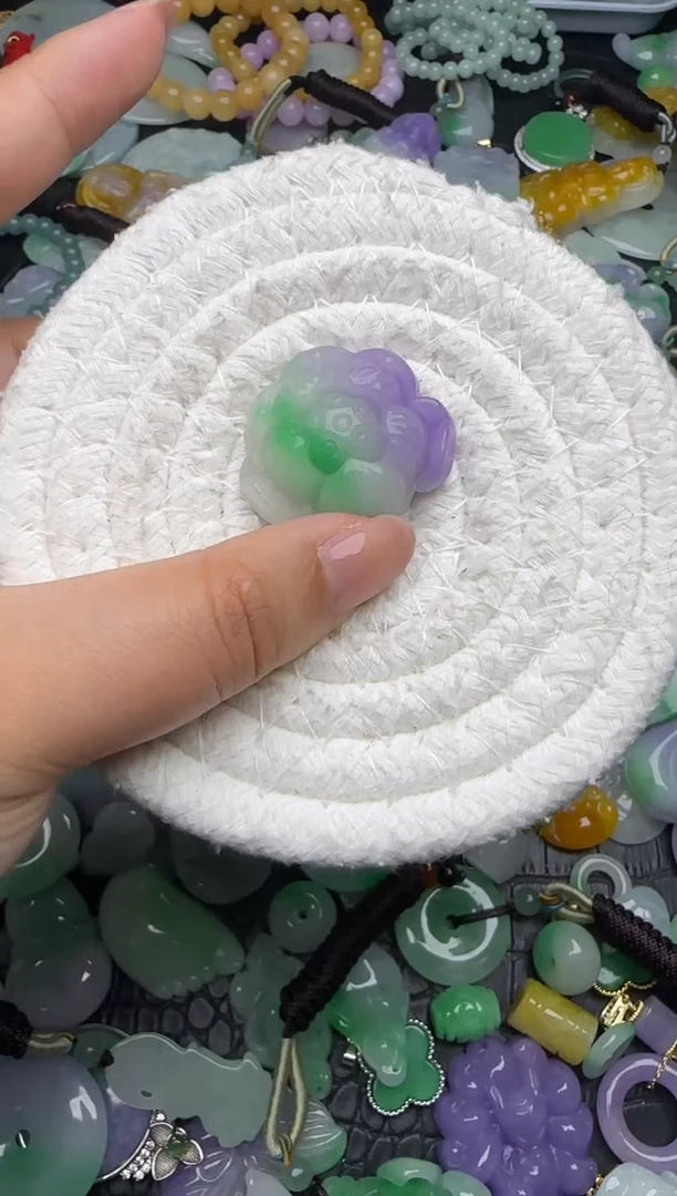 颈饰未镶嵌翡翠缅甸翡翠吊坠