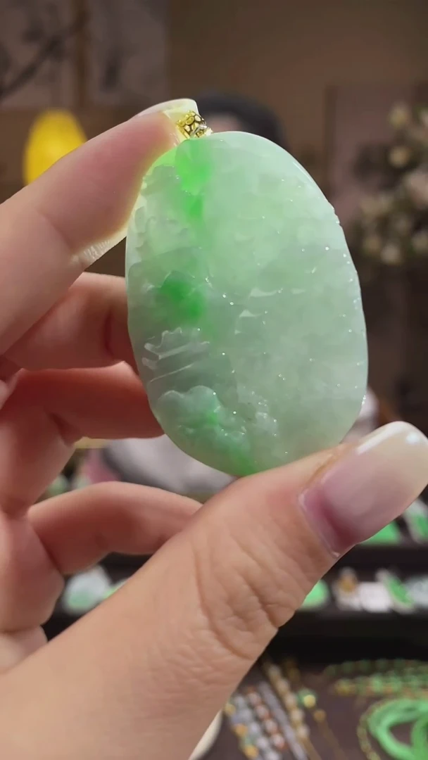 吊坠(不含链)18K金镶嵌翡翠山水