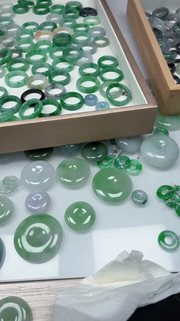 翡翠未镶嵌颈饰000000123