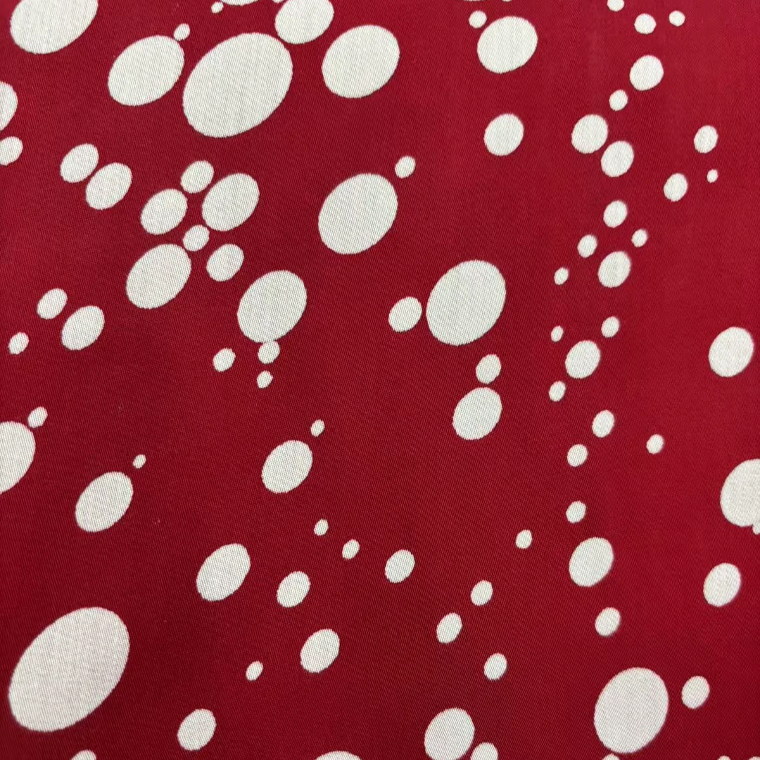 65支染底雕印贡缎棉绸布料瀑布波点-暗红（不支持7天无理由退换）