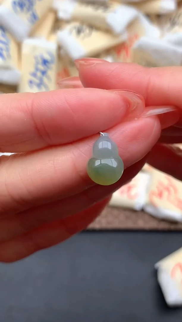 未镶嵌挂件翡翠1