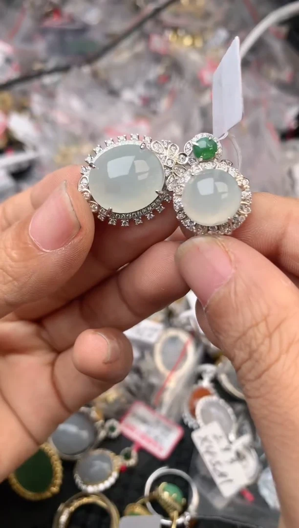 银S925镶嵌戒指翡翠888              5