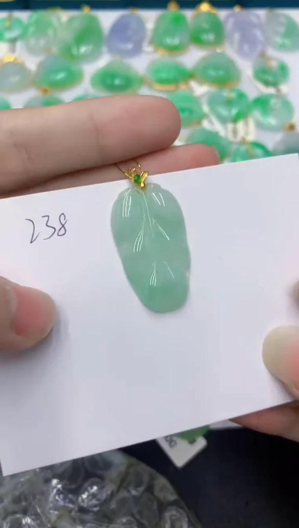 颈饰未镶嵌翡翠 翡翠