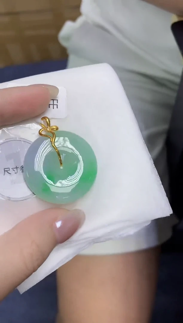 翡翠18K金镶嵌颈饰天然缅甸翡翠A货百元以上9元证书费自理