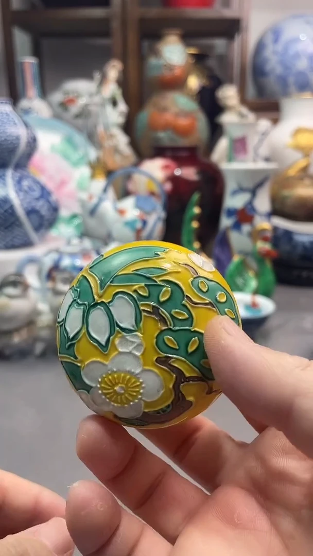 瓷片黄交趾釉香盒