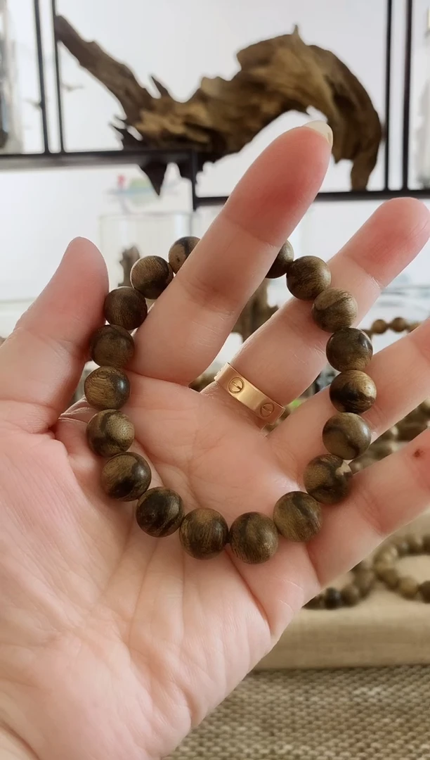 沉香手串东**就柬埔寨金边水墨纹老料11+MM单圈