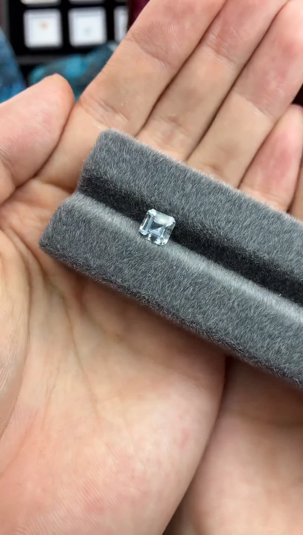 裸石海蓝宝石天然海蓝宝裸石未镶嵌一粒