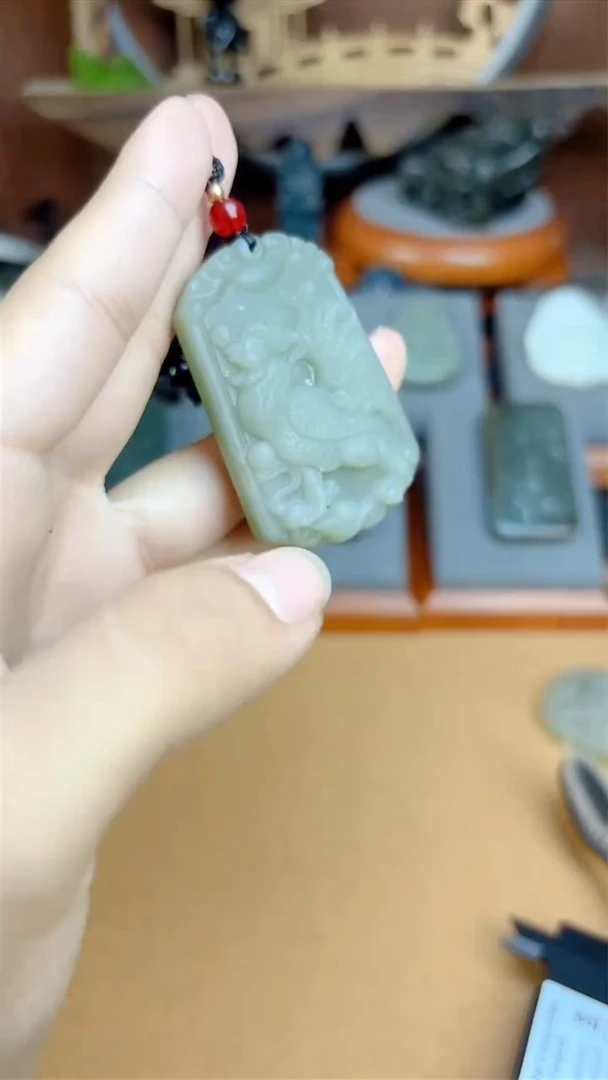 和田玉未镶嵌颈饰1