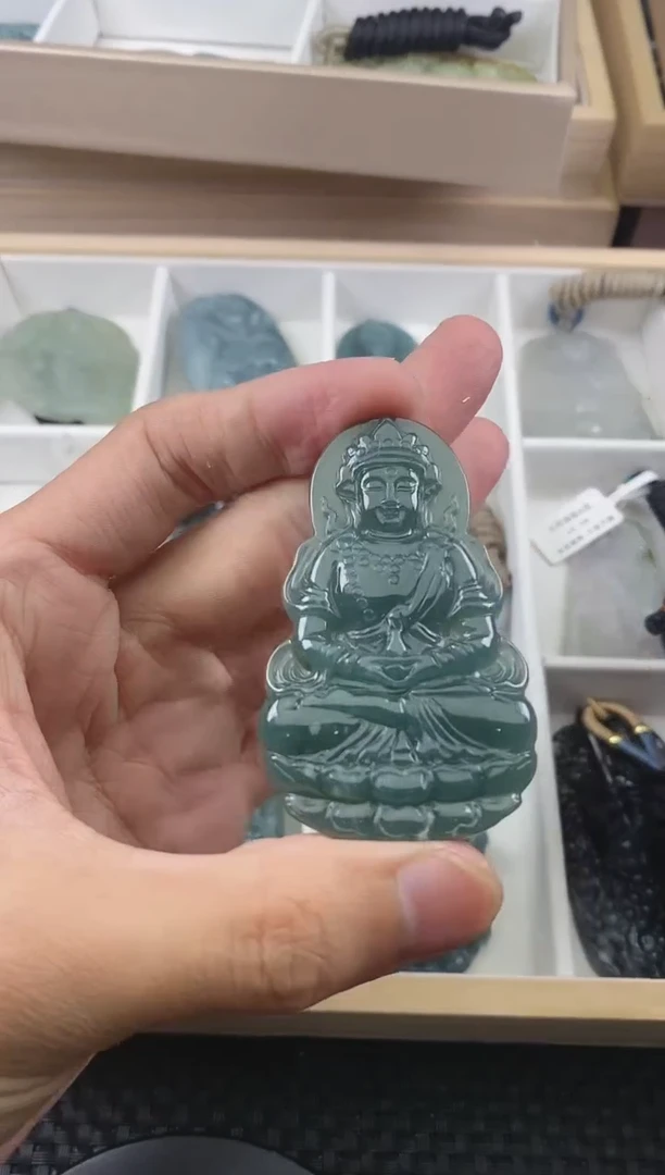 翡翠未镶嵌颈饰