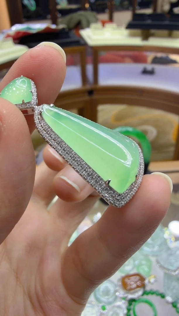 吊坠(不含链)18K金镶嵌翡翠多样性团购发一件