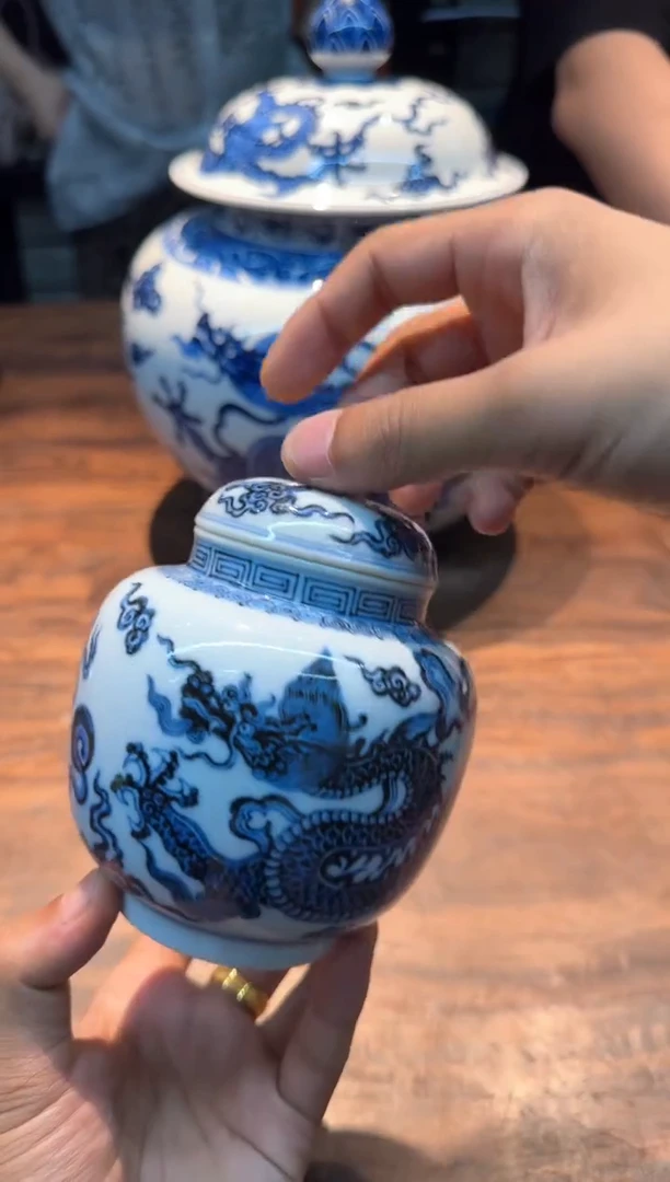 快雪时晴 青花龙纹小盖罐