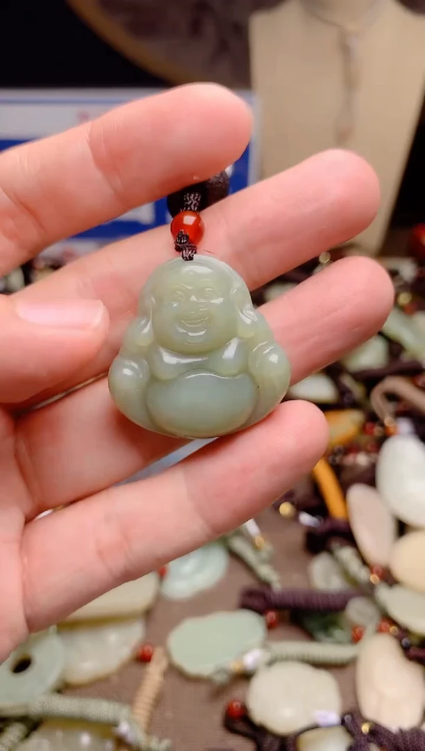 和田玉未镶嵌颈饰1